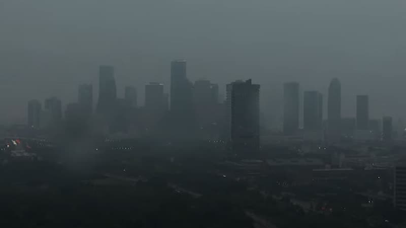 États-Unis: une violente tempête frappe Houston, un million de personnes privées d'électricité au Texas