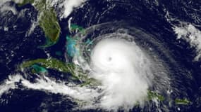 L'ouragan Joaquim le 1er octobre 2015 passe au-dessus des Bahamas