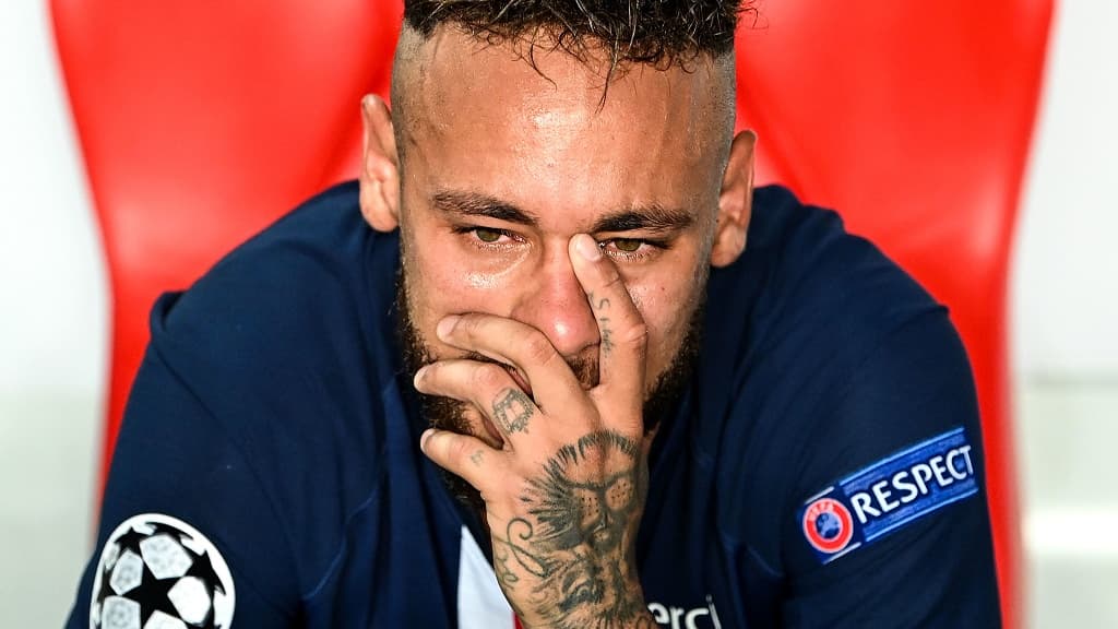 Neymar en pleurs Neymar en pleurs