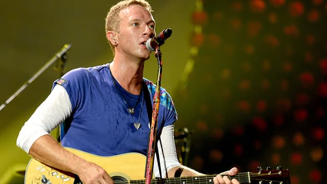 Chris Martin sur scène avec Coldplay en août 2016