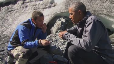 Lors du tournage d'une émission de téléréalité en Alaska, le président américain Barack Obama s'est délecté d'un reste de saumon laissé par un ours.