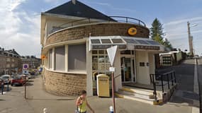 La Poste dans le centre-ville de Vire en septembre 2023.