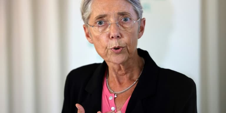 La Première ministre française Elisabeth Borne, à Bois-Colombes, près de Paris, le 23 juin 2022