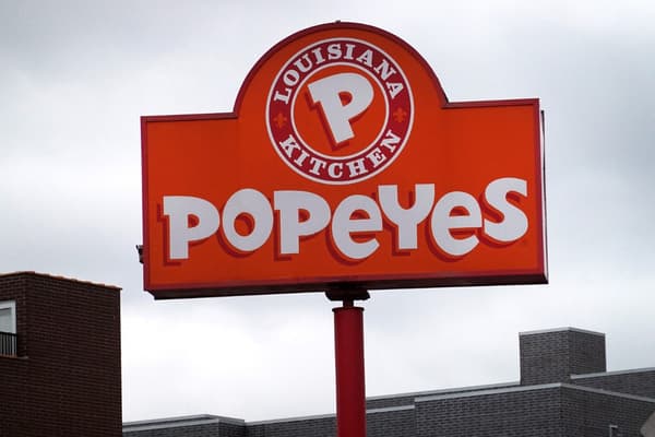 Enseigne du restaurant Popeyes à Chicago (Etats-Unis) en mai 2021.