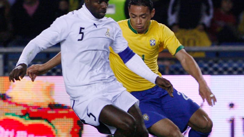 John Mensah est le capitaine du Ghana contre l'Allemagne
