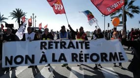 Des manifestants lors d'une mobilisation contre la réforme des retraites, le 7 mars 2023 à Nice