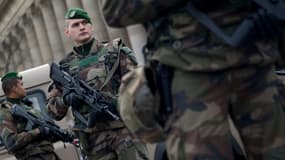 91.000 policiers, gendarmes et militaires seront mobilisés lors de ce week-end de Noël, pour assurer la sécurité des Français. (Photo d'illustration)