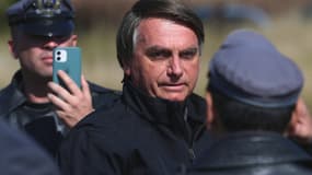  Le président brésilien Jair Bolsonaro arrive pour rencontrer le PDG et ingénieur en chef de SpaceX, Elon Musk, lors de l'événement Conecta Amazonia à Porto Feliz, dans l'État de Sao Paulo, au Brésil, le 20 mai 2022.