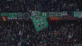 Les supporteurs du Panathinaïkos pendant un match contre Rennes