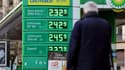 Image d'illustration - Les prix avaient largement dépassé les 2 euros dans les stations françaises la semaine dernière.