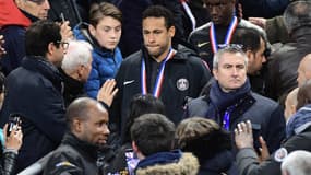 Neymar dans les tribunes du Stade de France en finale de la Coupe de France, à Saint-Denis le 27 avril 2019
