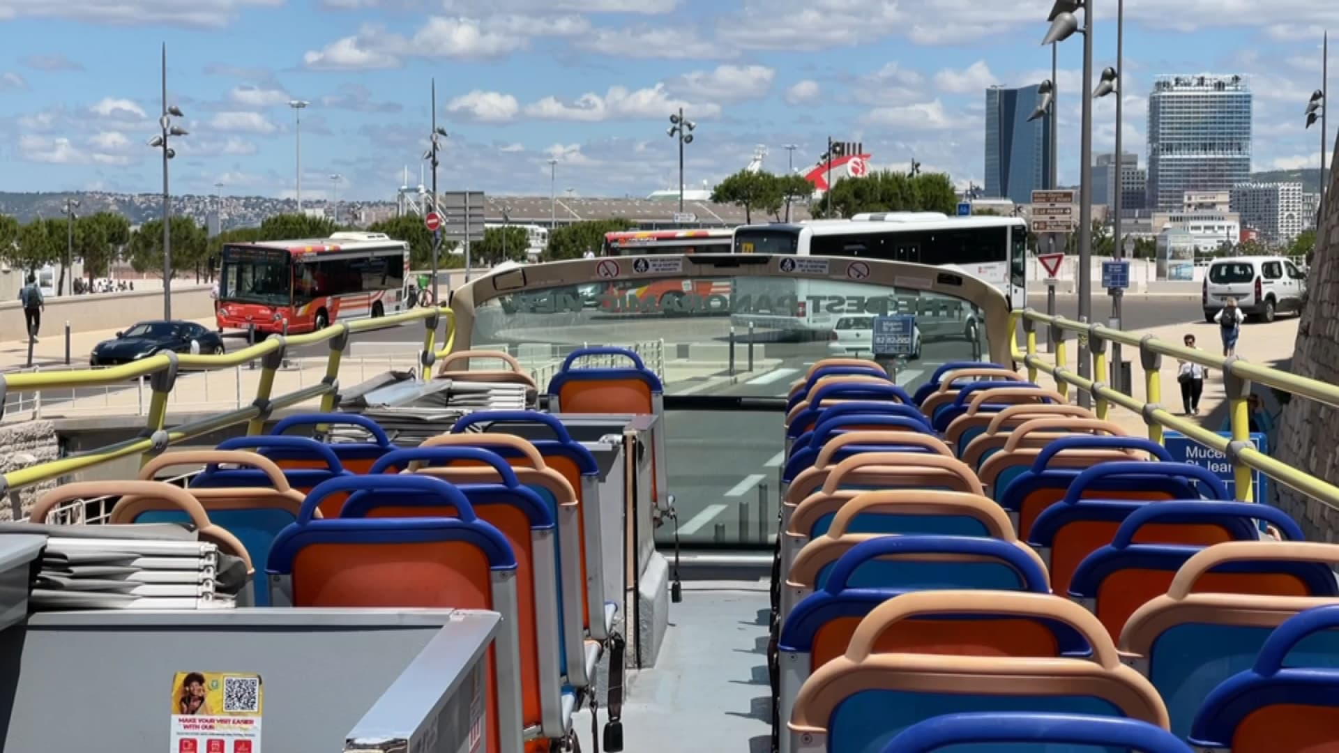 Un bus à impériale déployé à Marseille sur le réseau de la RTM en juin 2024. 