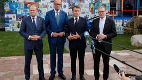 Le Premier ministre polonais Donald Tusk, le chancelier allemand Friedrich Merz, le président français Emmanuel Macron et le Premier ministre britannique Keir Starmer s'adressent à la presse après leur rencontre lors du sommet de la Communauté politique européenne (CPE), à Tirana, le 16 mai 2025.