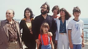 Le réalisateur Francis Ford Coppola pour la première d'Apocalypse Now au Festival de Cannes en 1979, en compagnie de ses parents, Carmine et Italia, sa femme Eleanor et ses trois enfants Gian-Carlo, Roman et Sofia.