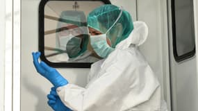 Un technicien de l'IRCGN travaille à l'identification des victimes des crues, le 12 octobre 2020 à Nice