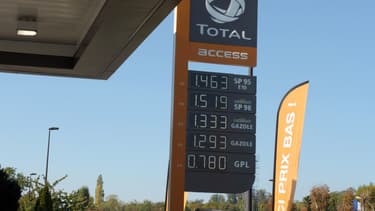 La CGT menace de bloquer les stations Total tous les jeudis de l'été.