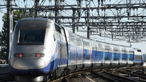 Un TGV à Bordeaux-Saint-Jean le 2 juillet 2017. Le projet de LGV Poitiers-Limoges est désormais enterré, mais un rapport préconise de moderniser la ligne existante pour raccourcir le temps de trajet entre Paris et Limoges