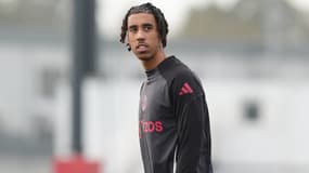 Leny Yoro avec Manchester United en novembre 2024