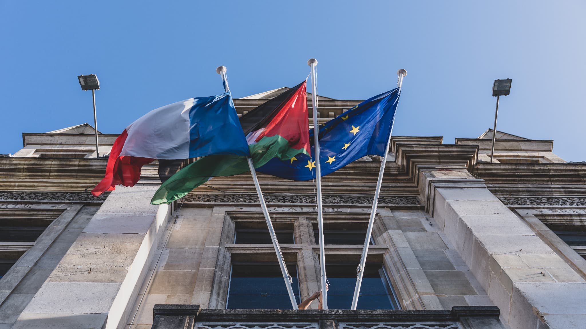 MÉTROPOLES, VILLAGES, COMMUNES D'OUTRE-MER... QUELLES MAIRIES ONT HISSÉ LE DRAPEAU PALESTINIEN?