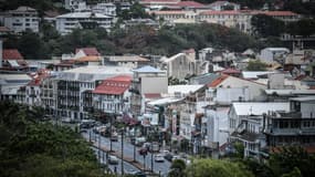 Vue sur une rue de Fort-de-France, sur l'île française de la Martinique, dans les Caraïbes, le 15 juin 2022.
