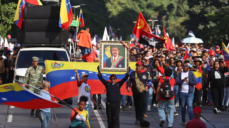 "Le Venezuela a besoin de Nicolás": des milliers de partisans de Maduro ont défilé pour demander son retour au pouvoir