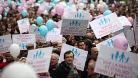Le 13 janvier, les opposants au mariage homosexuel avaient réuni à Paris entre 340.000 manifestants selon la police, et 800.000 à 1 million selon les organisateurs.