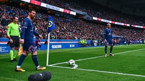 Lionel Messi au poteau de corner lors de PSG-Bordeaux, le 14 mars 2022