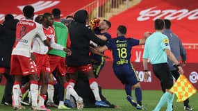 Monaco-OL s'est terminé en bagarre générale