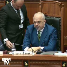 Le Premier ministre albanais aspergé d'encre au Parlement