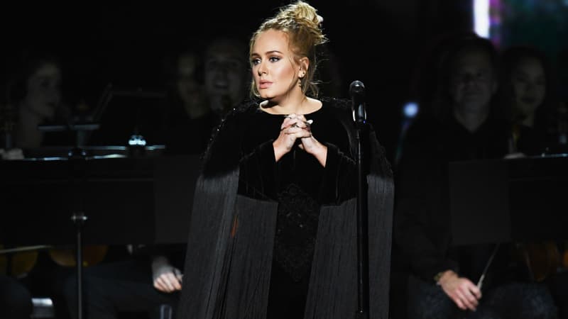 Adele sur la scène des Grammy Awards en 2017