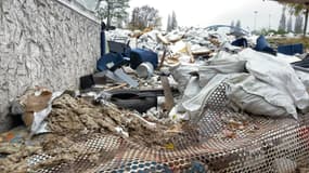 Une décharge à ciel ouvert à Noisy-le-Sec. 