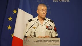 Thierry Burkhard, le chef d'état-major des armées françaises lors d'une conférence de presse au ministère des Armées à Paris le vendredi 11 juillet 2025.