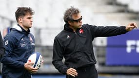 Damian Penaud et Fabien Galthié avec le XV de France en février 2022