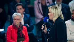 Marine Le Pen invitée de "La France dans les yeux" sur BFMTV, le 22 mars 2022.