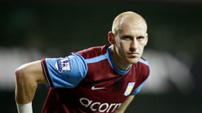 Le défenseur d'Aston Villa James Collins face à Tottenham le 6 février 2010 