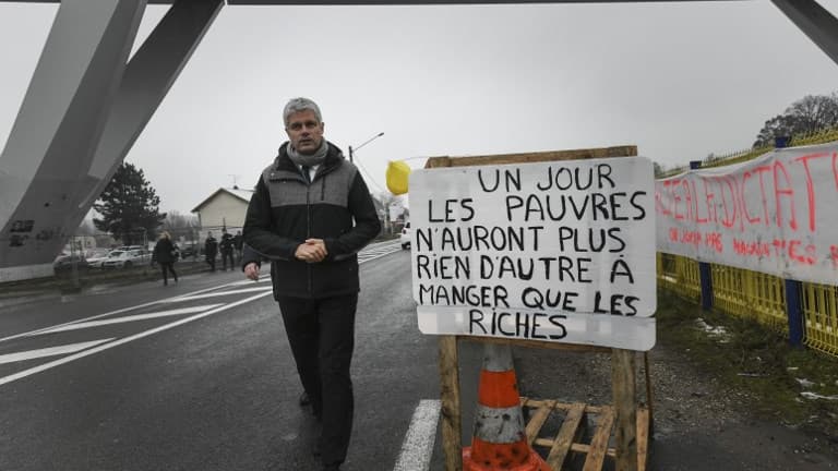 Laurent Wauquiez le 1er février 2019 avec son nouveau manteau signé Arpin Laurent Wauquiez le 1er février 2019 avec son nouveau manteau signé Arpin