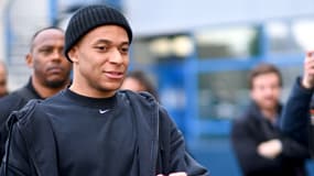 Kylian Mbappé, propriétaire du SMC, lors de sa visite à Caen en février 2025