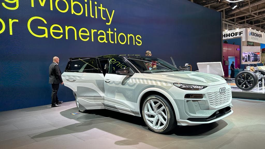L'Audi Q6 e-tron au salon de Munich 2023.