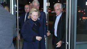 Hillary et Bill Clinton arrive à une projection à New York, le 1er février 2020.