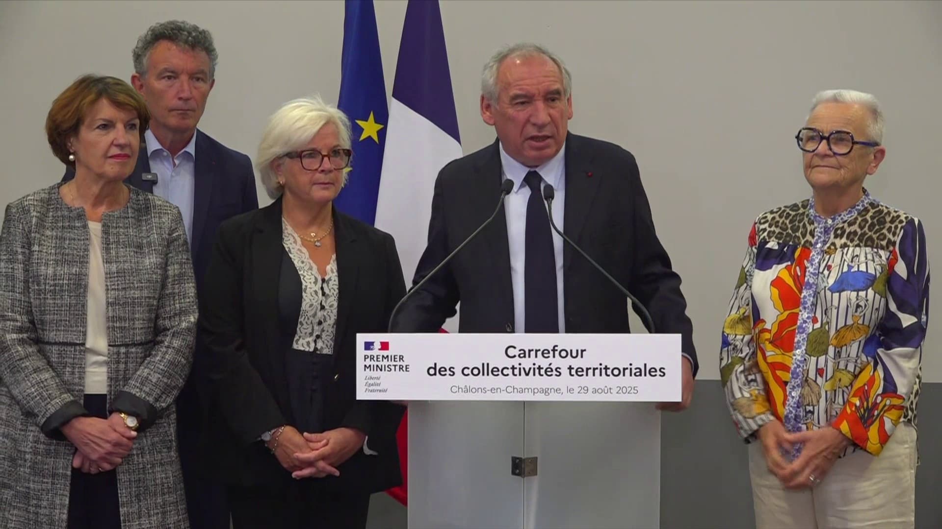 DIRECT. DEPUIS LA FOIRE DE CHÂLONS, FRANÇOIS BAYROU AFFIRME QUE "LE RECOURS PERPÉTUEL À LA DETTE N'EST PAS UNE SOLUTION"