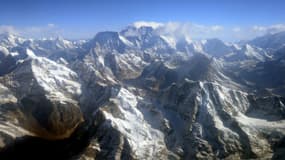 L'Everest dans la chaîne de montagnes de l'Himalaya