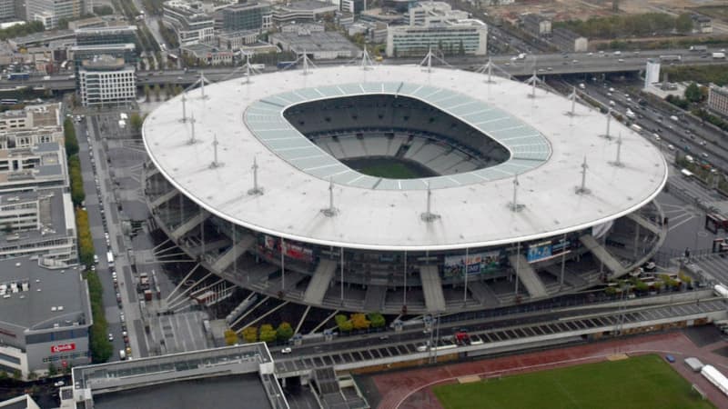 Un centre de vaccination pourrait ouvrir début avril au Stade de France.