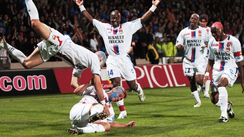 OL-ASSE : les Lyonnais champions de France en 2006