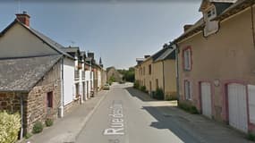 Village breton engagé dans l'écologie sociale, Langouët est doté d'une cantine 100% bio et locale depuis 2004, a dit "non" au désherbage chimique dès 1999 