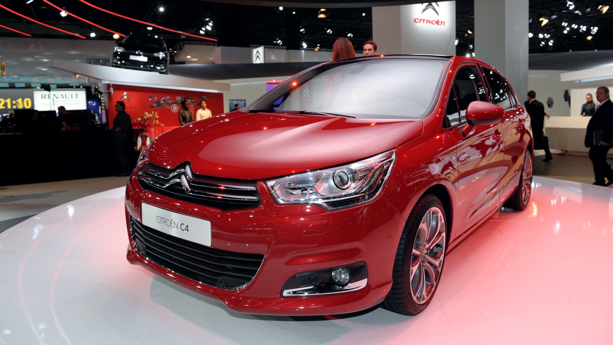 La Citroën C4 de deuxième génération dévoilée au Mondial de l'Auto 2010. La Citroën C4 de deuxième génération dévoilée au Mondial de l'Auto 2010.