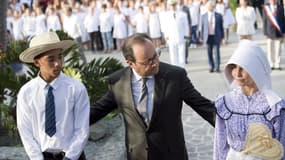 Le président François Hollande à son arrivée à Saint-Barthélémy, le 8 mai 2015
