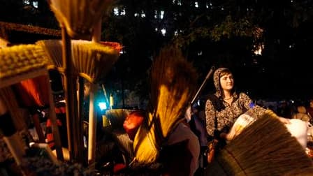 Les manifestants du mouvement "Occuper Wall Street" (OWS) ont obtenu vendredi un répit de la part du propriétaire du parc Zuccotti de Lower Manhattan, à New York, qui leur ont enjoint de nettoyer le campement improvisé où ils se sont installés il y a près
