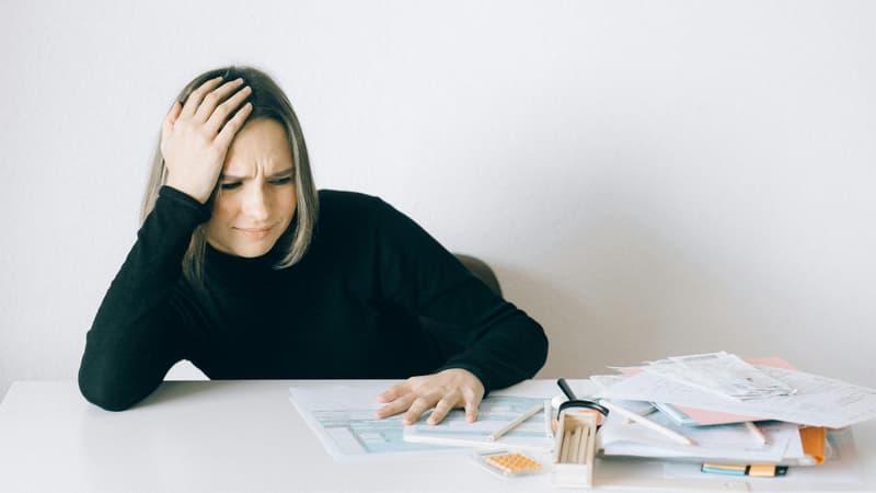 On stagne, on ne prend pas de responsabilité et on reste bloqué au même salaire... Pourquoi en France le manque de perspectives emmure les salariés dans le mal-être au travail