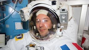 Thomas Pesquet dans sa combinaison spatiale. 
