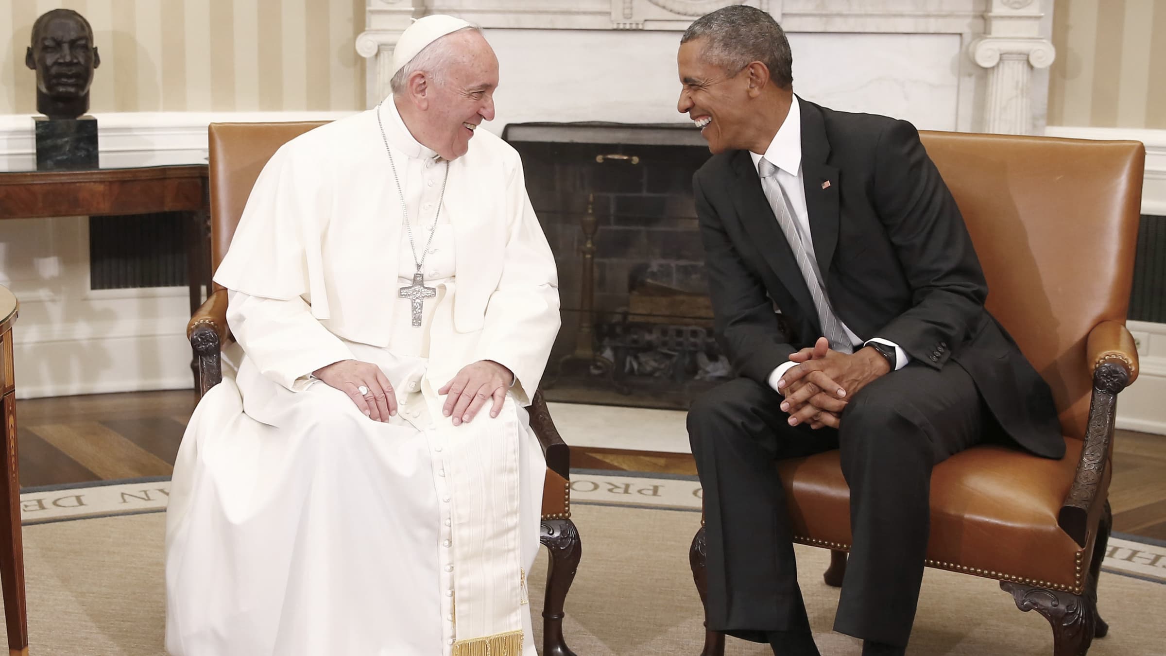 Le pape François et Barack Obama dans le Bureau ovale de la Maison Blanche, le 23 septembre 2015. Le pape François et Barack Obama dans le Bureau ovale de la Maison Blanche, le 23 septembre 2015.
